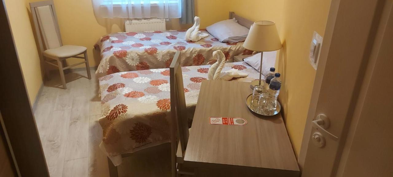 Pauza Motel Tarnowo Podgorne Bagian luar foto